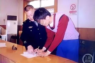 官方：米兰和18岁中卫帕尔米贾尼签下第一份职业合同